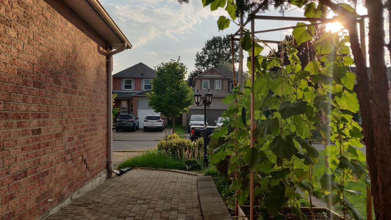 The Comfort Stay At City Of Pickering Kültér fotó